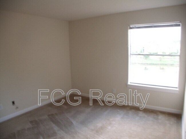 Building Photo - 4744 Walden Cir