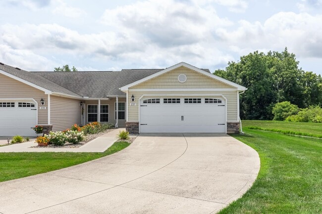 Building Photo - Redwood Johnstown