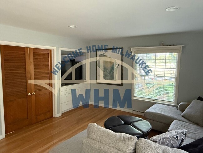 Foto del edificio - 8233 W Chestnut St