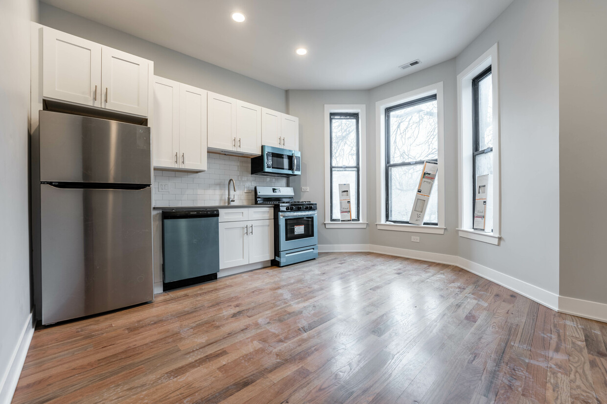 Primary Photo - 2103 N Sedgwick St