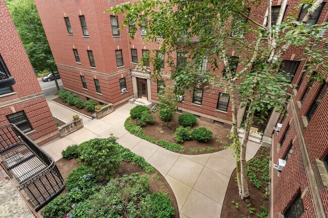 Photo - 40 Linnaean St Apartment
