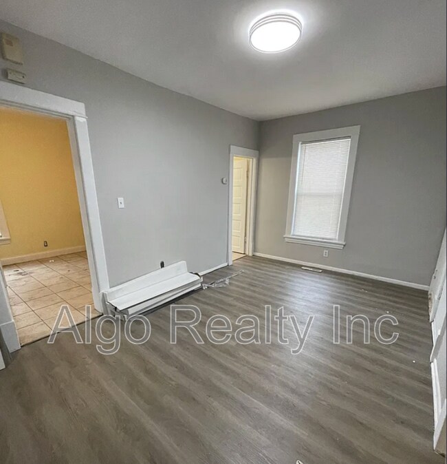 Foto del edificio - 2211 Queen Ave N