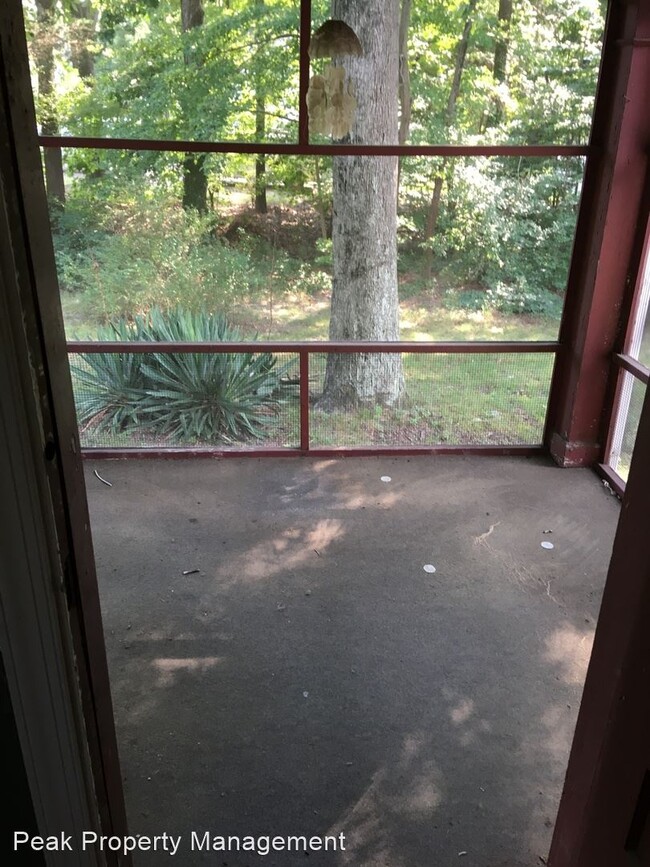 Building Photo - 4 br, 2 bath House - 3322 Pemberton Road