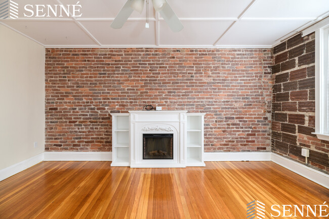 Building Photo - 295 Spring Street Ext