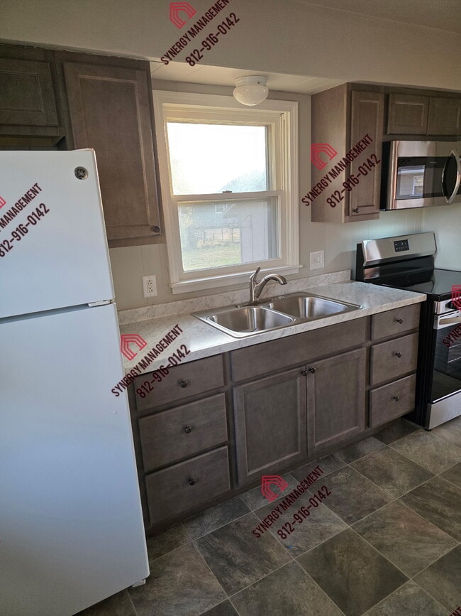 Building Photo - 2045 Covert Ave