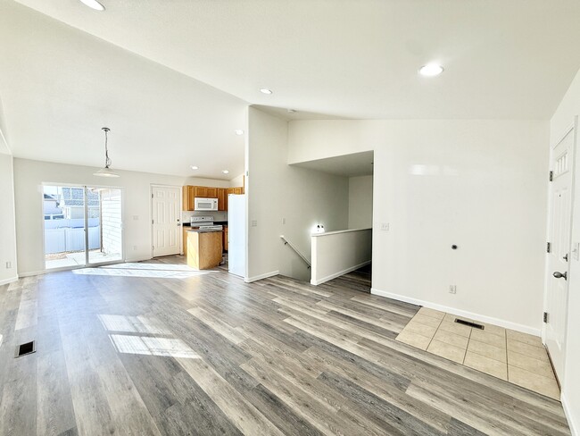 Foto del edificio - 1952 E 11th St