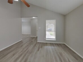 Building Photo - 15243 Bedford Glen Dr