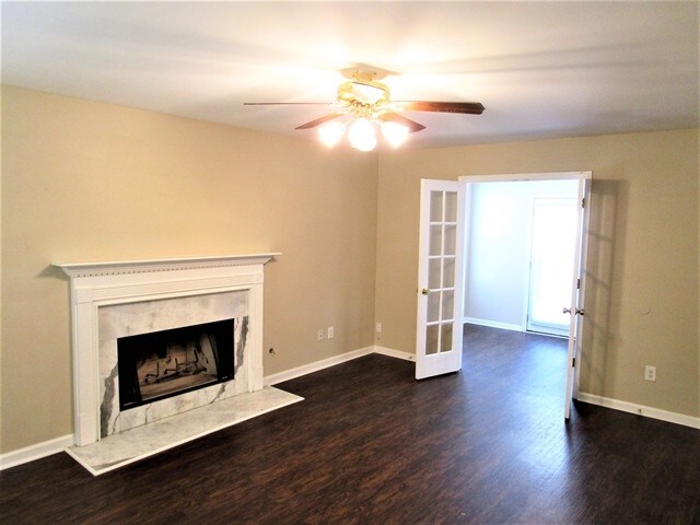 Foto del edificio - 4107 Springridge Ct
