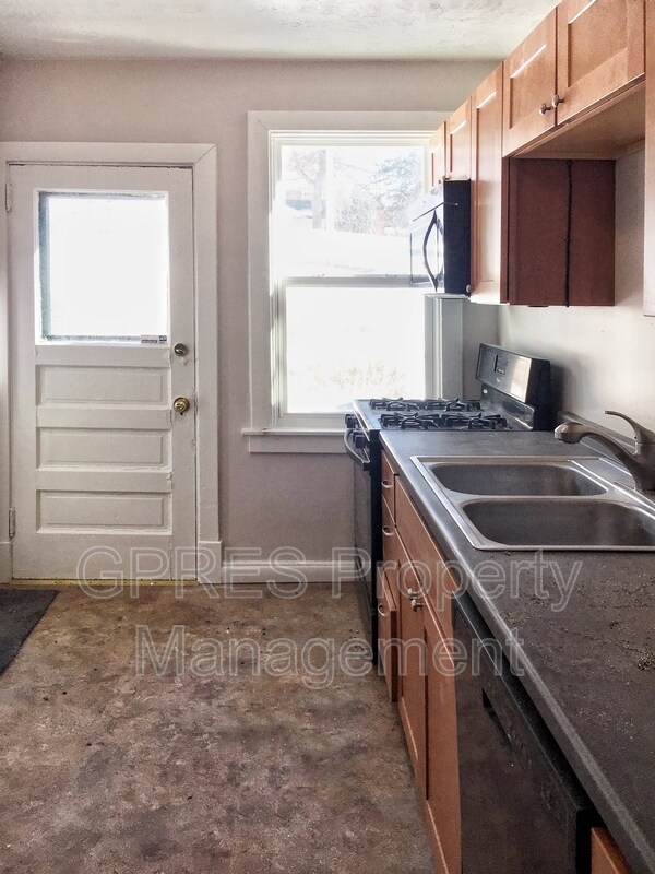 512 6th St, Oakmont, PA 15139 Townhome Rentals in Oakmont PA