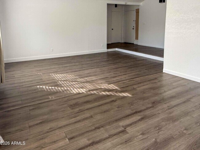 Foto del edificio - 16811 N 32nd Ave