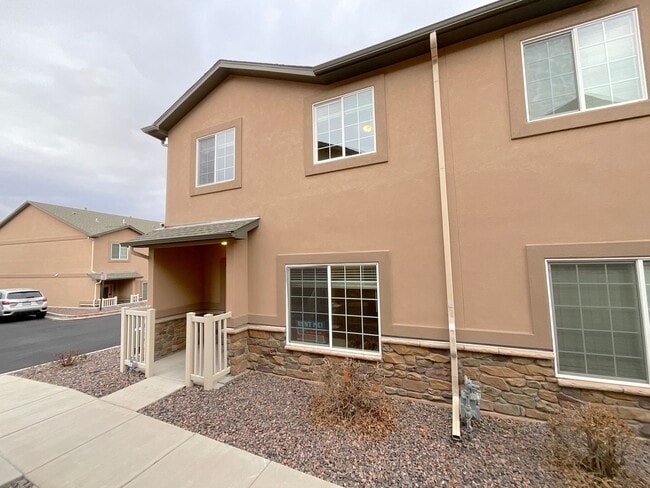 Photo - 3 Bedroom Townhome Available Near Barnes Rd & Peterson Rd!