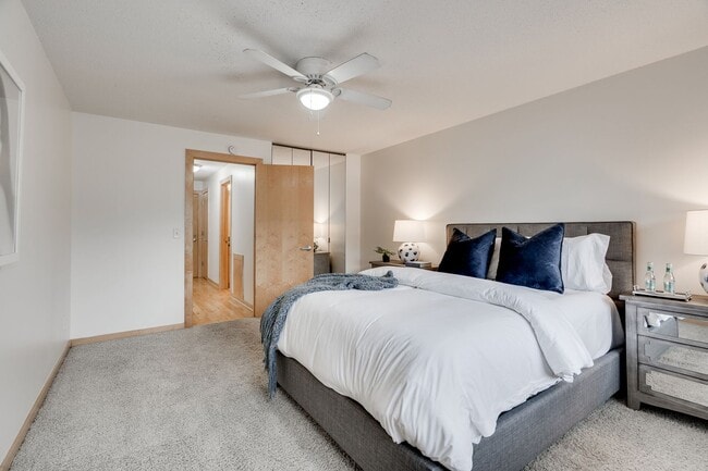 Interior Photo - 311 Kenwood Apartments