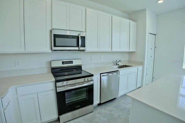 Building Photo - 2644 Skyline Lp