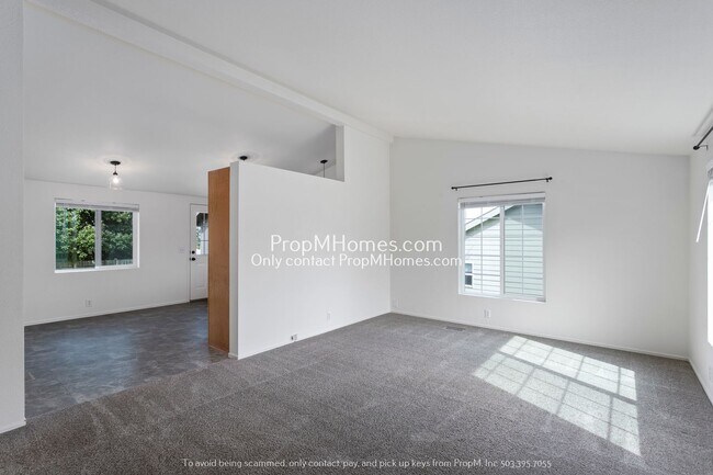 Foto del edificio - Beautiful Living in Scenic Estacada!