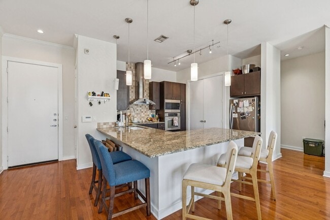 Building Photo - 2950 McKinney Ave