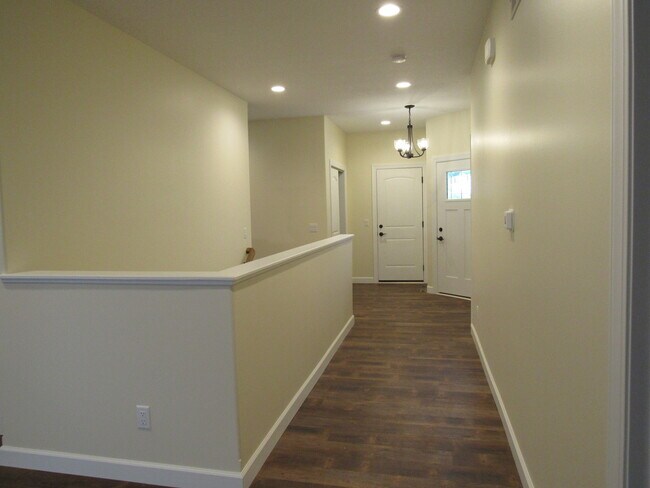 Building Photo - 4007 Creek Hill Dr