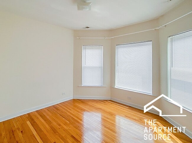 Photo - 857 W Cornelia Ave Apartment