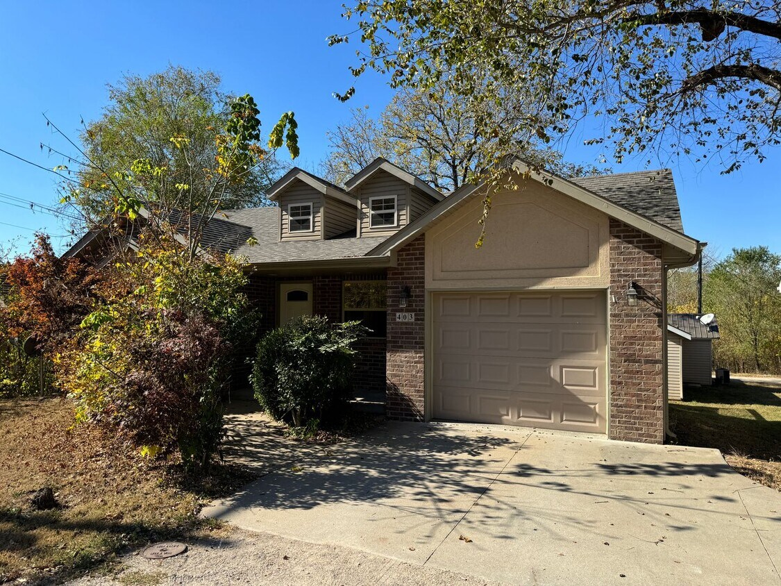 Foto principal - 3 Bedroom Home in Downtown Waynesville!