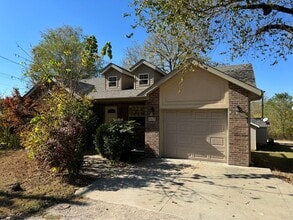 Building Photo - 403 MO-17