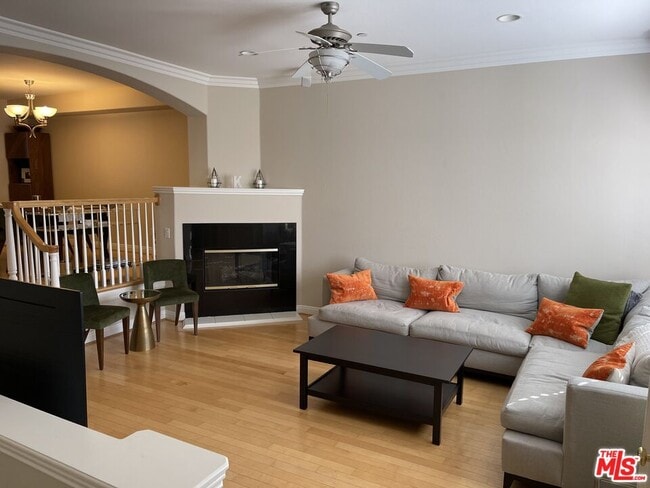 Foto del edificio - 717 E Olive Ave