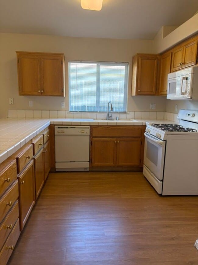 Foto del edificio - 8807 Rollingbay Dr