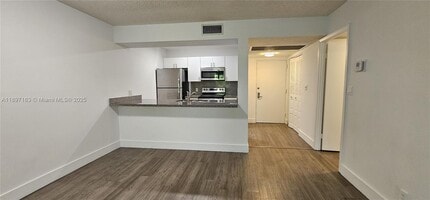 Building Photo - 8100 Geneva Ct