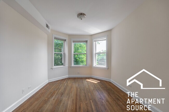 Foto del edificio - 2814 N Troy St