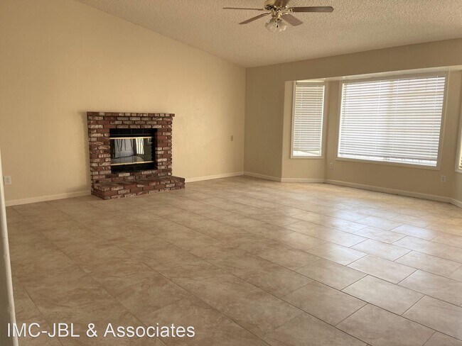 Foto del edificio - 3 br, 2 bath House - 8649 Redwood Blvd