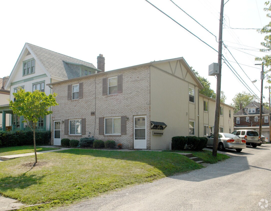 Foto principal - 379 Wyandotte Ave
