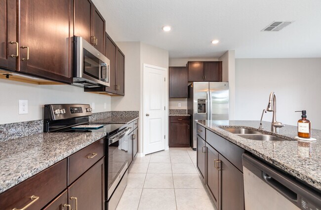 Foto del edificio - 6986 King Creek Dr