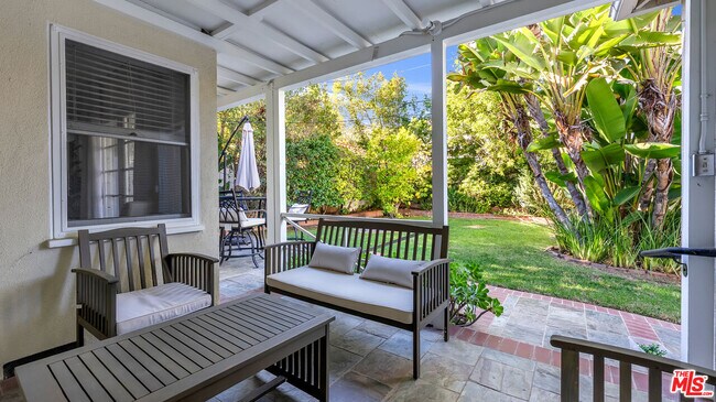 Foto del edificio - 10575 Holman Ave