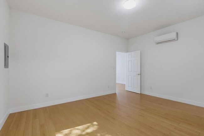 Building Photo - 416 Sinclair Ave