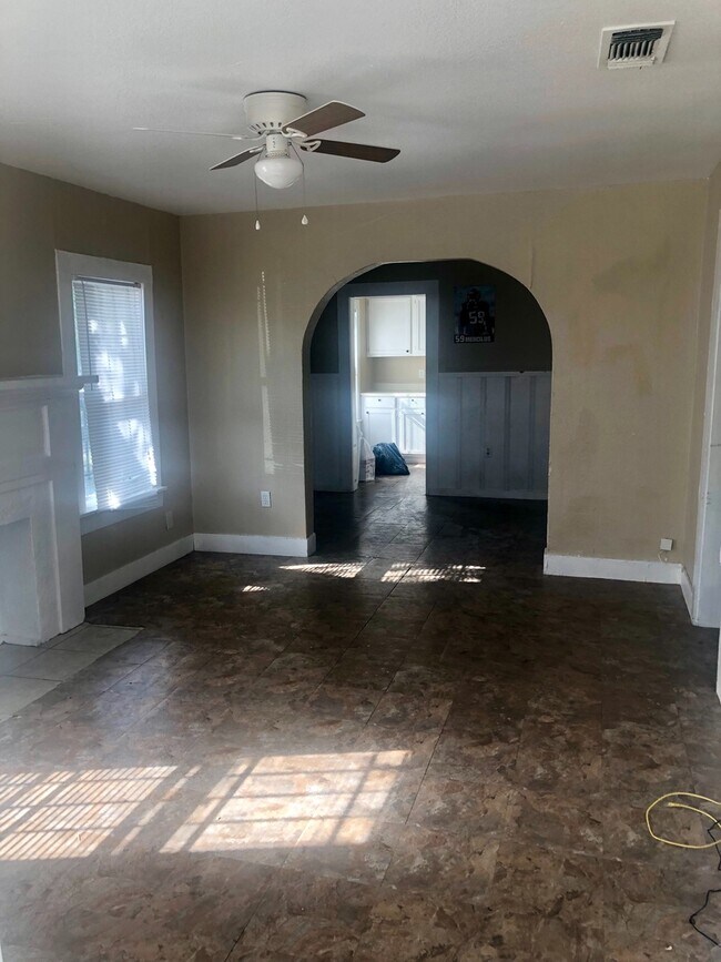 Foto del edificio - Two bedroom One Bathroom Single-family hom...