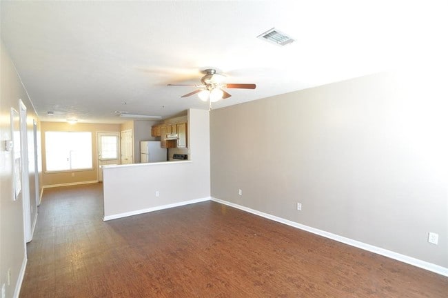 Building Photo - 1509 Hollow Hill Dr