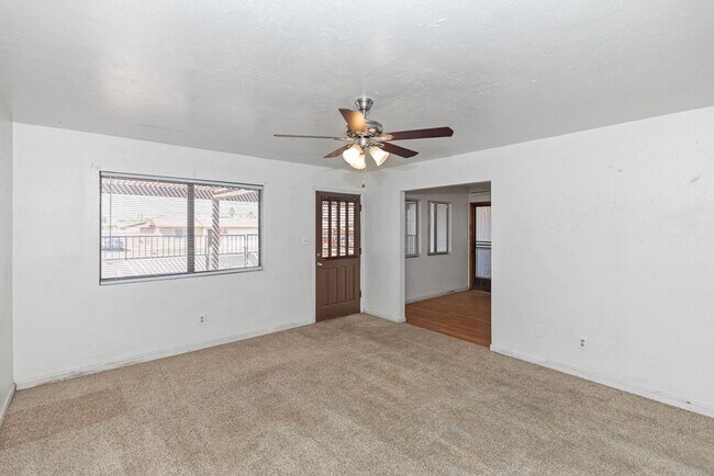 Foto del edificio - Rental Availalble