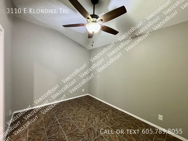 Building Photo - End Unit Townhome - 2 Bedroom With Office!
