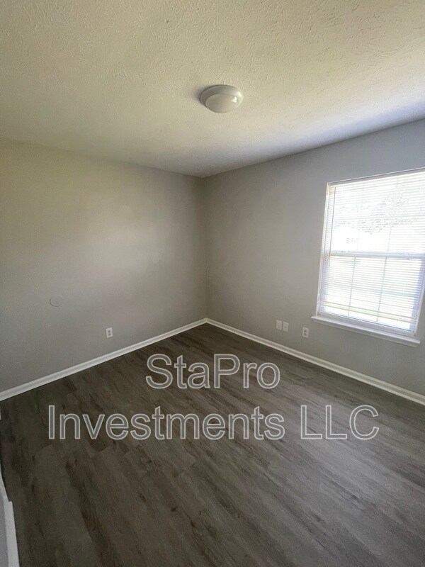 Foto del edificio - 120 Village Pl