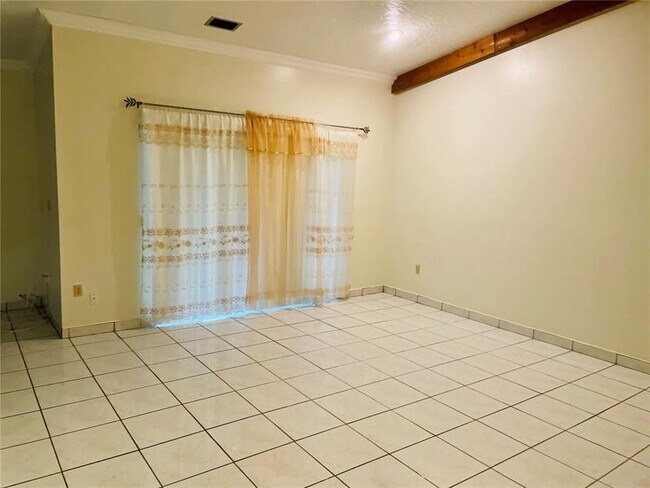 Building Photo - 8813 Paradise Ct