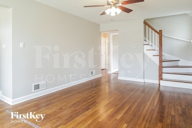 Building Photo - 8025 S Kolin Ave