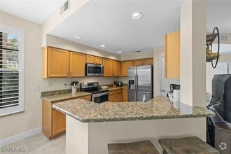 Building Photo - 27190 Oakwood Lake Dr