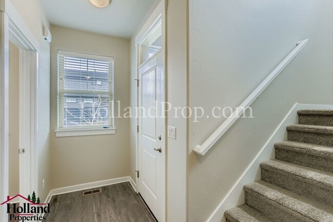 Building Photo - Bright and light 3 bedroom 2 bath home in Hillsboro