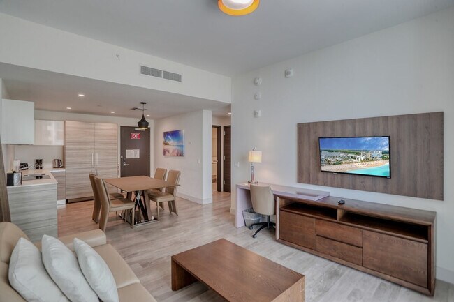 Building Photo - 777 N Ocean Dr
