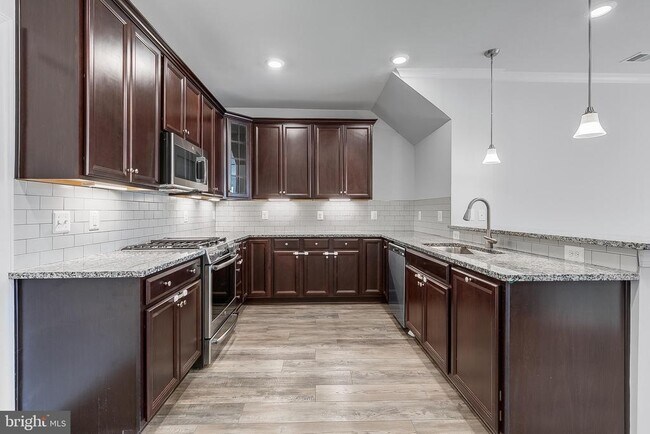 Building Photo - 45114 Kincora Dr