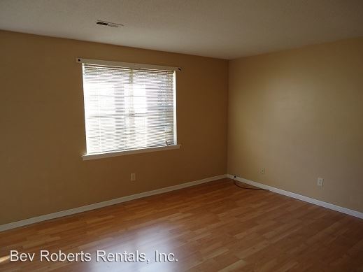 Building Photo - 2 br, 1.5 bath House - 100 Rainbow Court