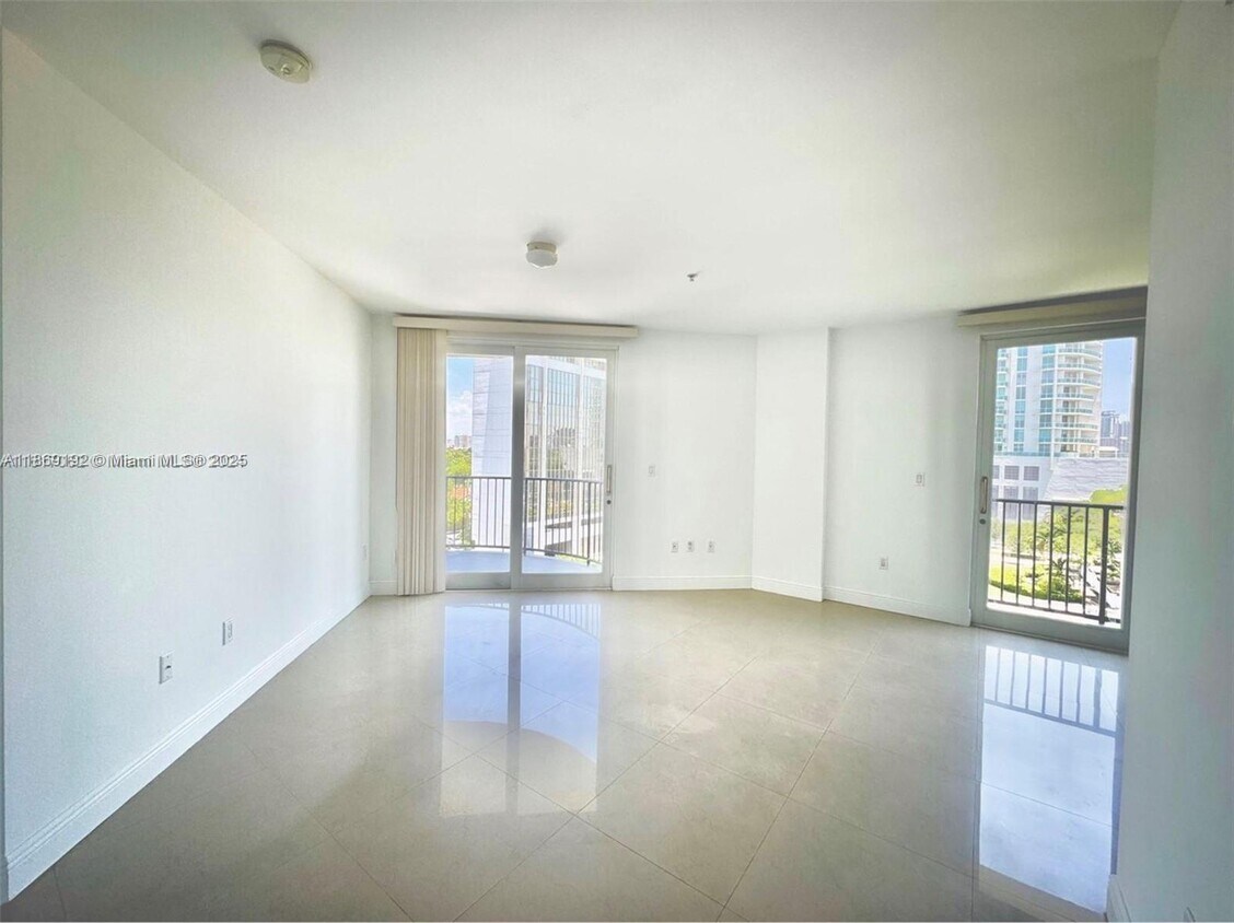 Foto principal - 2701 SW 3rd Ave