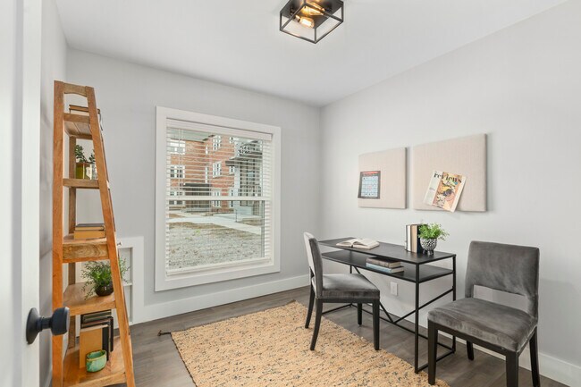 Building Photo - The Square on Delmar