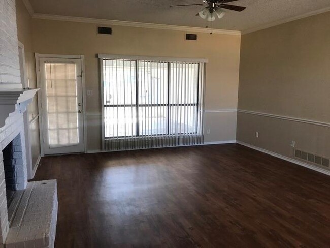 Foto del edificio - 4 bedroom! Corner lot, Desoto isd !