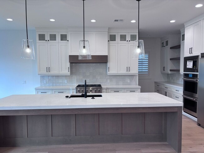 Building Photo - Brand New 6 Bed 4 Bath Rental Near Sand Hollow!