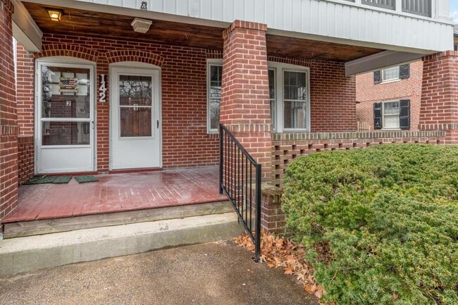 Building Photo - 142 Riddle Rd