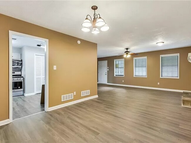Building Photo - 3489 Mustang Dr